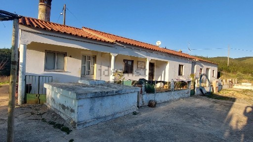 Casa ou moradia à venda em Santana da Serra