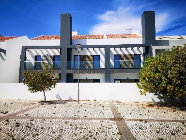 Moradia em banda à venda em Longueira/Almograve
