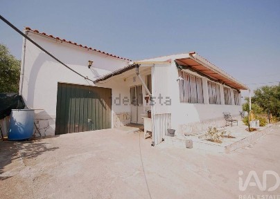 Moradia independente à venda em Corte do Pinto