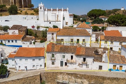 Casa ou moradia à venda na Rua Professor Batista de Graça, 23