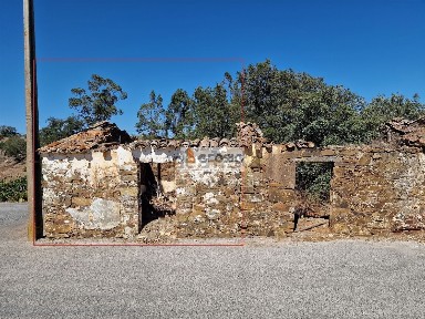 Moradia independente à venda em Santa Cruz