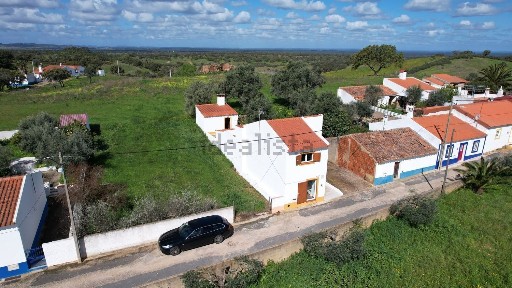 Moradia independente à venda em Parreiras