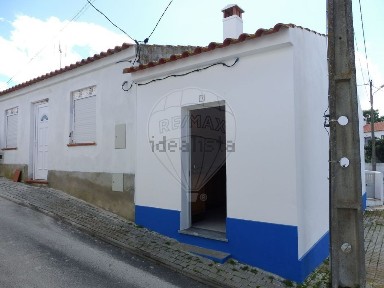 Moradia independente à venda em São Miguel do Pinheiro - São Pedro de Solis - São Sebastião dos Carros