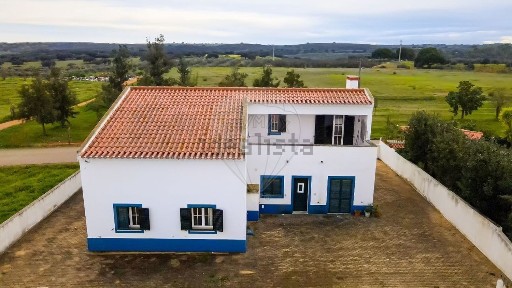 Moradia independente à venda em Pias