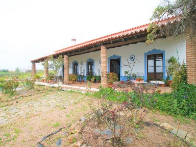 Monte alentejano à venda em Vila Nova de São Bento