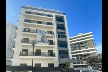 Arrendamento de apartamento T0 na Rua Engenheiro Francisco Bívar, 8