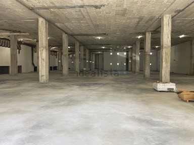 Espaço comercial à venda na Rua Orlando Gonçalves, 8