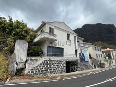 Porto da Cruz, Rua Doutor Semiåo Sousa e Freitas, 113