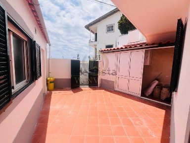 Andar de moradia à venda no Beco do Lombo da Boa Vista