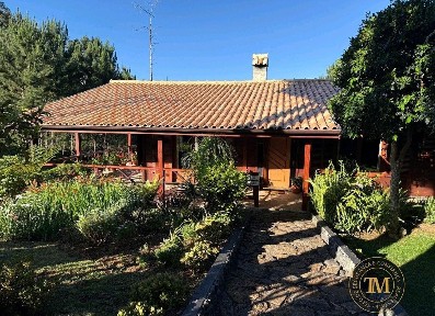Moradia independente à venda na Estrada Padre Alfredo Vieira de Freitas