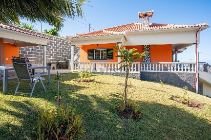 Moradia independente à venda em Canhas