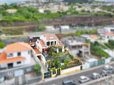 Moradia independente à venda em Santa Maria Maior