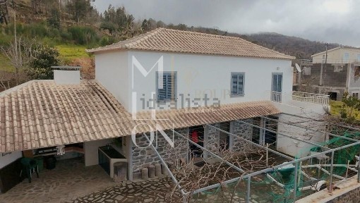 Casa ou moradia à venda na Rua Casais da Serra. s/n