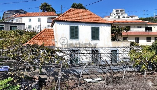 Moradia independente à venda na Rua da Igreja, 41