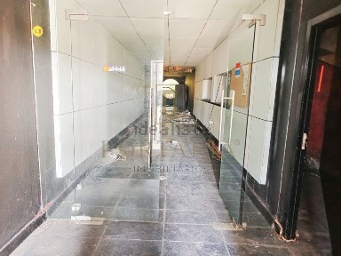 Espaço comercial à venda na Travessa da Estação