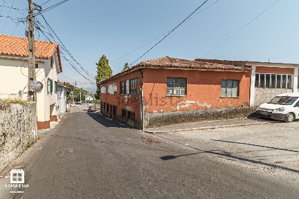 Armazém à venda em São João da Madeira s/n