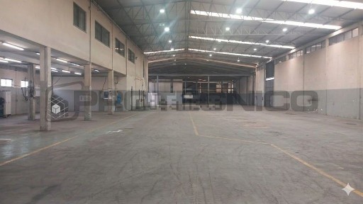 Armazém à venda em Oiã