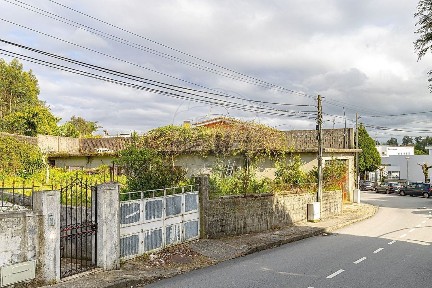Armazém à venda na Rua Principal