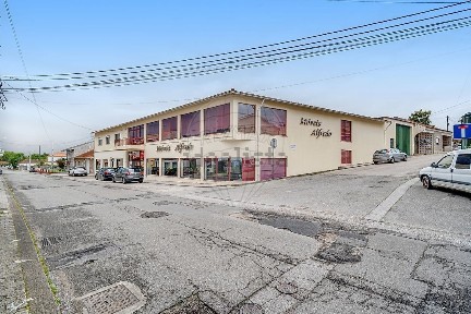 Espaço comercial à venda em Quinta da Casa