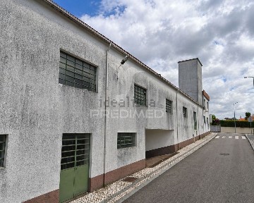 Espaço comercial ou armazém à venda na Espargo