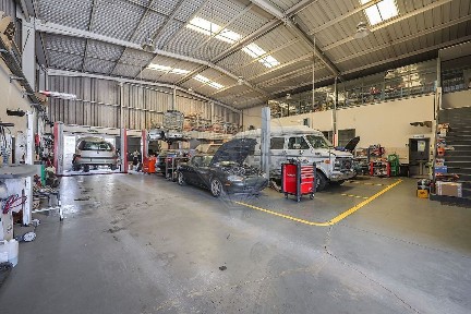 Armazém com rentabilidade à venda em Zona Industrial de Taboeira