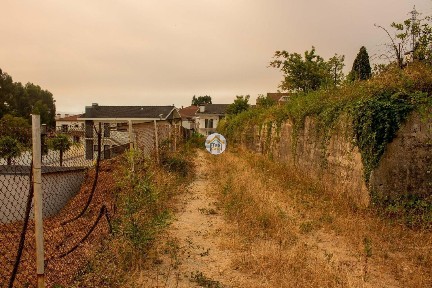 Armazém à venda no Largo Santa Eulália s/n