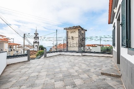 Arco da Calheta, Rua das Amoreiras