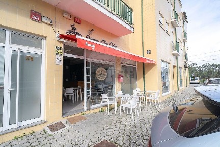 Negócio à venda na Rua Doutor Mendes Correia Pai