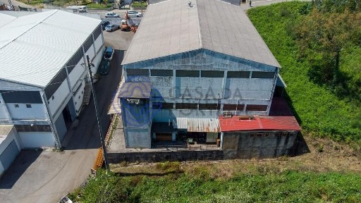 Armazém à venda em São Vicente de Pereira Jusã