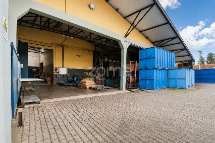 Armazém à venda em Santa Maria de Lamas