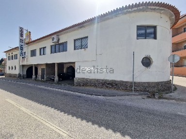 Armazém à venda na Rua da Fonte Nova