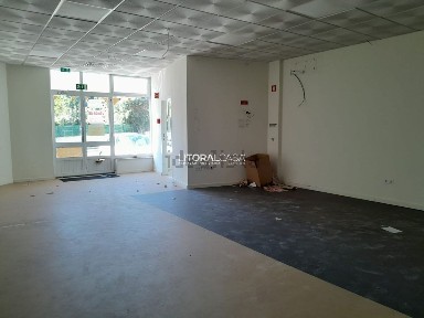 Espaço comercial à venda em Oiã