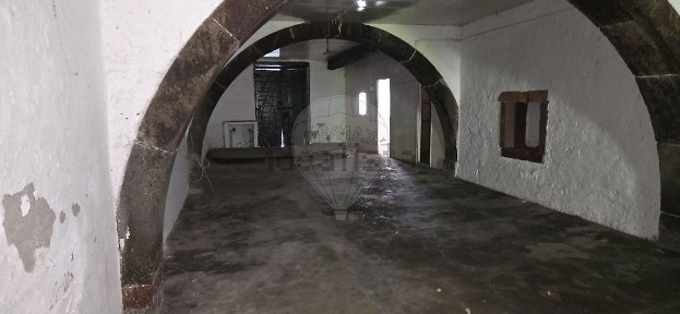 Moradia independente à venda na Rua das Mercês