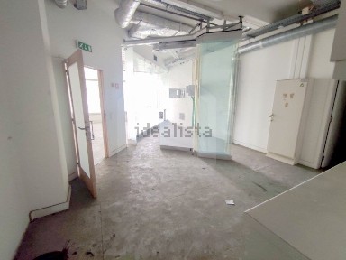 Espaço comercial à venda no Bairro do Liceu - 5 Bicas
