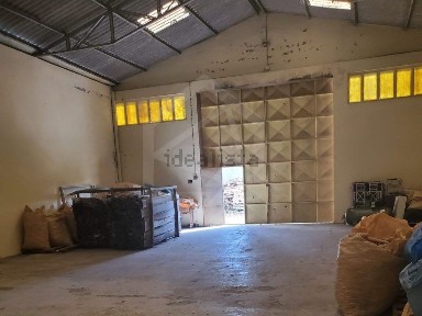 Armazém à venda em Lourosa