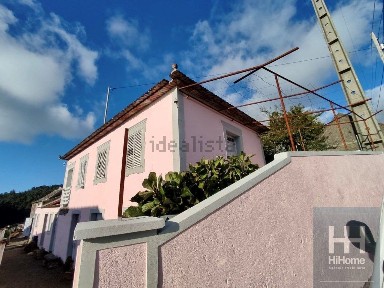 Moradia independente à venda no Caminho 2ª Lombada dos Cedros