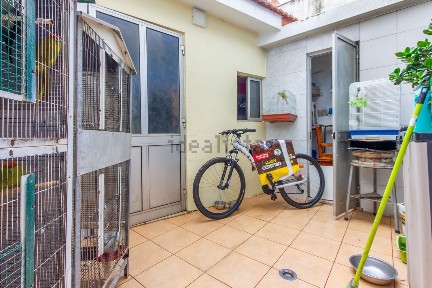 Apartamento T4 à venda na Rua Professor Doutor Egas Moniz