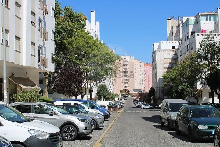 Apartamento T2 à venda na Rua Doutor Luís Câmara Pestana