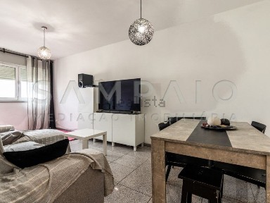 Apartamento T2 à venda na Rua Alves Redol, 3