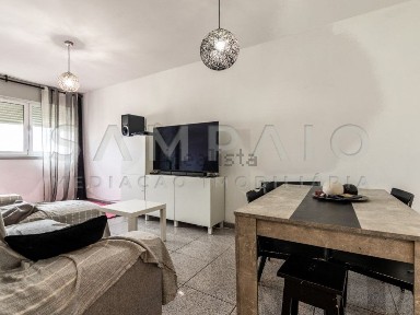 Apartamento T2 à venda na Rua Alves Redol, 3