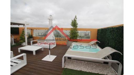 Apartamento T3 à venda na Montalvão