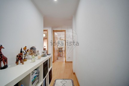 Apartamento T1 à venda na Avenida 25 de Abril