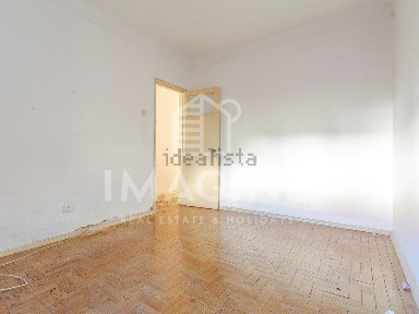 Apartamento T2 à venda na Rua Jardim de São Bernardo, 1