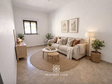 Apartamento T1 à venda na Rua Dom João de Castro