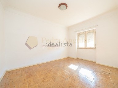 Apartamento T2 à venda na Rua Jardim de São Bernardo, 1