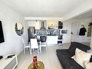 Apartamento T2 à venda na Praça Capitães de Abril