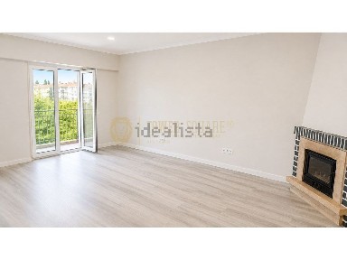 Apartamento T4 à venda na Cruz de Pau