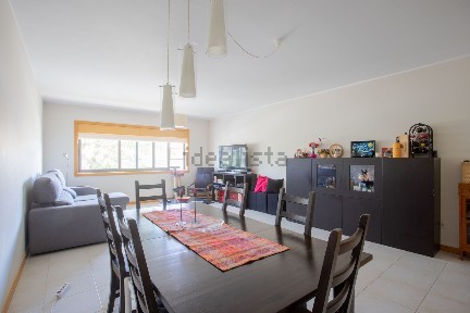 Apartamento T3 à venda na Avenida Natália Correia s/n