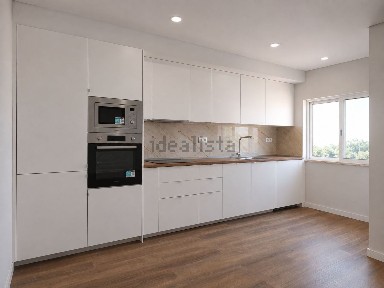 Apartamento T2 à venda na Praceta Avelar Brotero, 27
