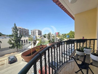 Apartamento T2 à venda na Rua Florindo Costa